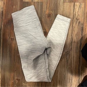 lululemon wunder under leggings size 4 grey white